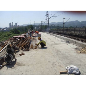 三江大桥加固维修工程项目部抢抓进度