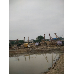 张家港大桥进行1#墩桥梁钻孔灌注桩施工