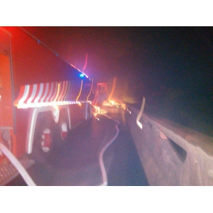 常吉养护项目部成功处置一起货车自燃险情