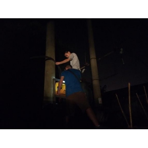 原路桥公司居民与厚德公司物业办齐心协力恢复供电