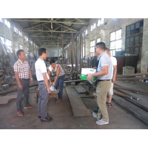 厚德公司慰问一线高温生产工作人员