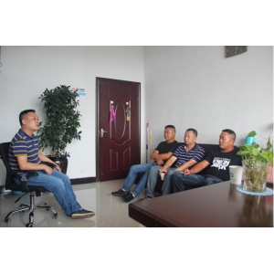 集团公司开展“七一”慰问困难党员和困难职工活动