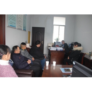 集团公司开展春节前慰问困难职工活动